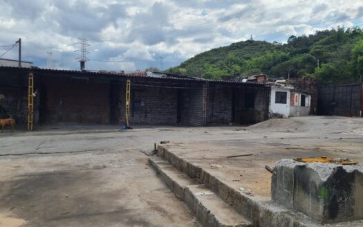 Arrienda Lote en el barrio Caribe de Medellín