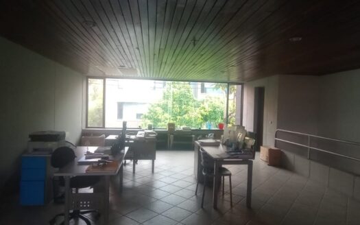 LOCAL COMERCIAL ARRIENDO MEDELLIN 3 NIVELES 180.6 M2