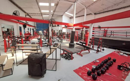 Arriendo bodega en Laureles, Medellín.