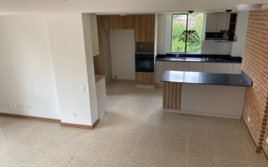 Alquila un Lujoso Apartamento en el Exclusivo Poblado de Medellín