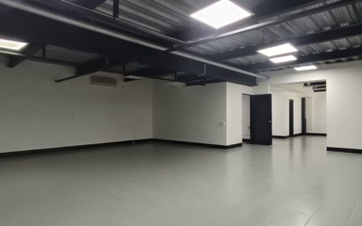 Arrienda Oficina en Poblado, Medellín